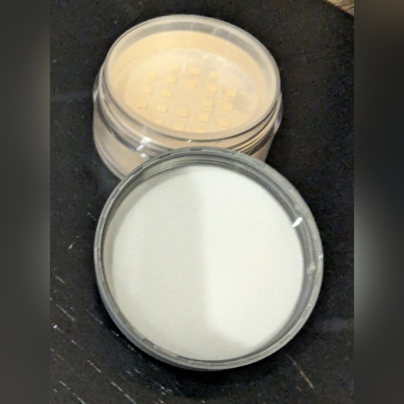 KAB COSMETICS Translucent Setting Powder 6 g New in Box - Picture 7 of 8